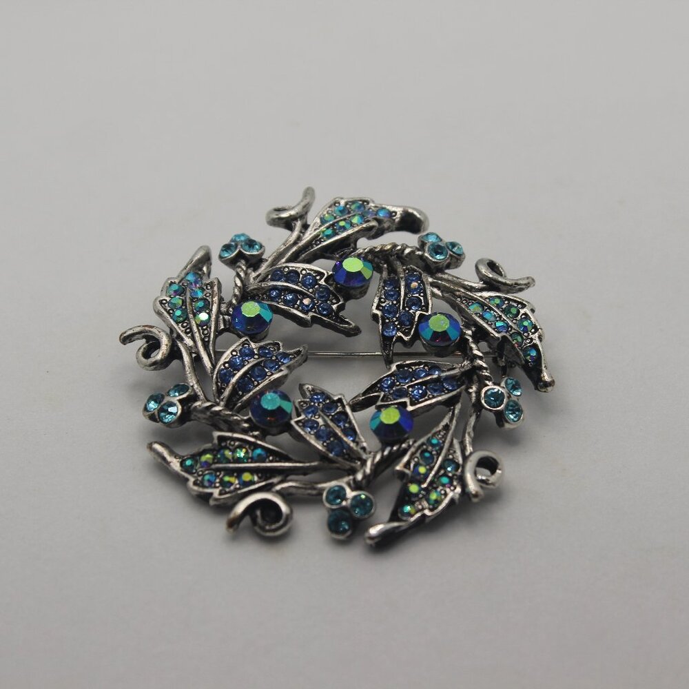 Vintage Blue Green Aurora Borealis Rhinestone Wreath Floral Brooch